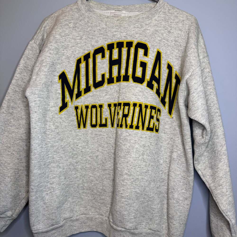Vintage U of Michigan Wolverines Grey Crewneck Sweatshirt warm cozy gameday